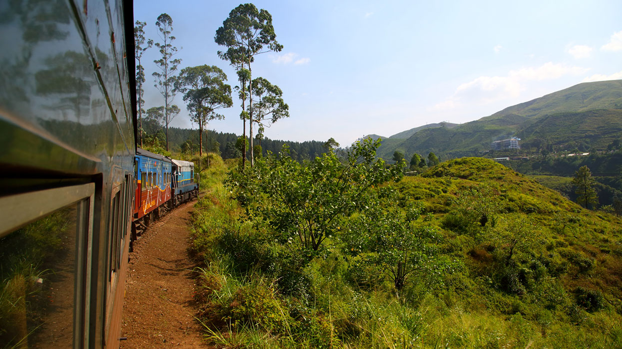 Kandy Ella Train Tours in Sri Lanka - Scenic and popular train rides in Sri Lanka - Ella train Trip - Train Trips in Sri Lanka - Scenic Train Journeys in Sri Lanka - Train Tours in Ella - Ella, Sri Lanka - Train journeys in ella