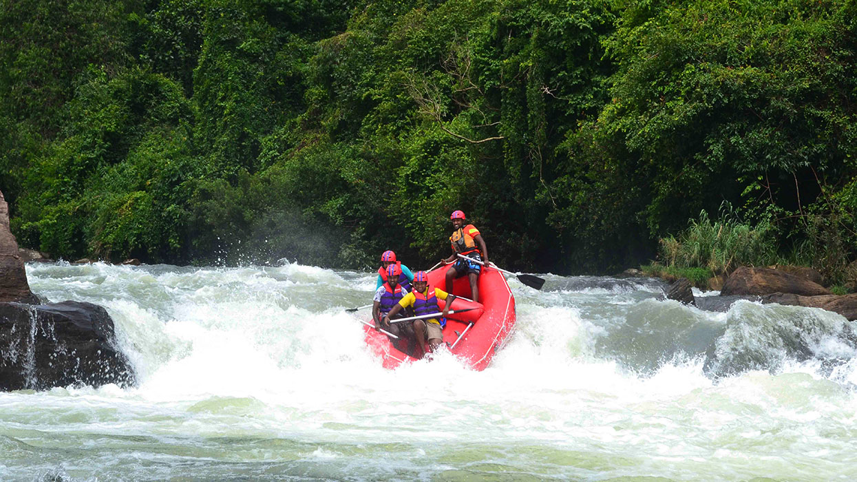 White Water Rafting - White Water Rafting in Sri Lanka - Kitulgala Rafting Packages - Kitulgala White Water Rafting - Rafing Packages in Kitulgala - White water rafting in Kitulgala - Day outing Kitulgala