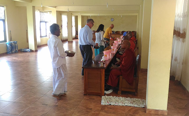 Meet with a Buddhist Monk - Bandarawela Monastery